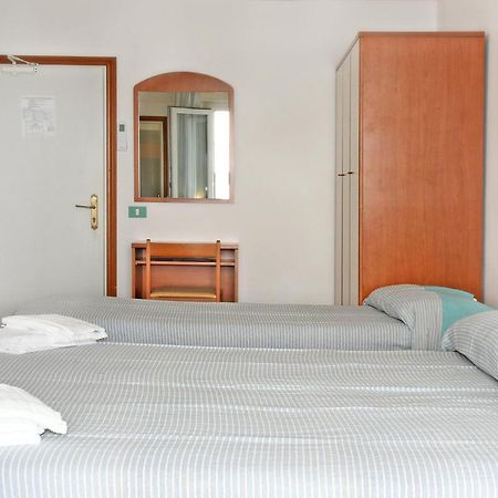 Hotel Exclusive In Pieno Centro - Nuova Gestione 2025 Riccione Kültér fotó