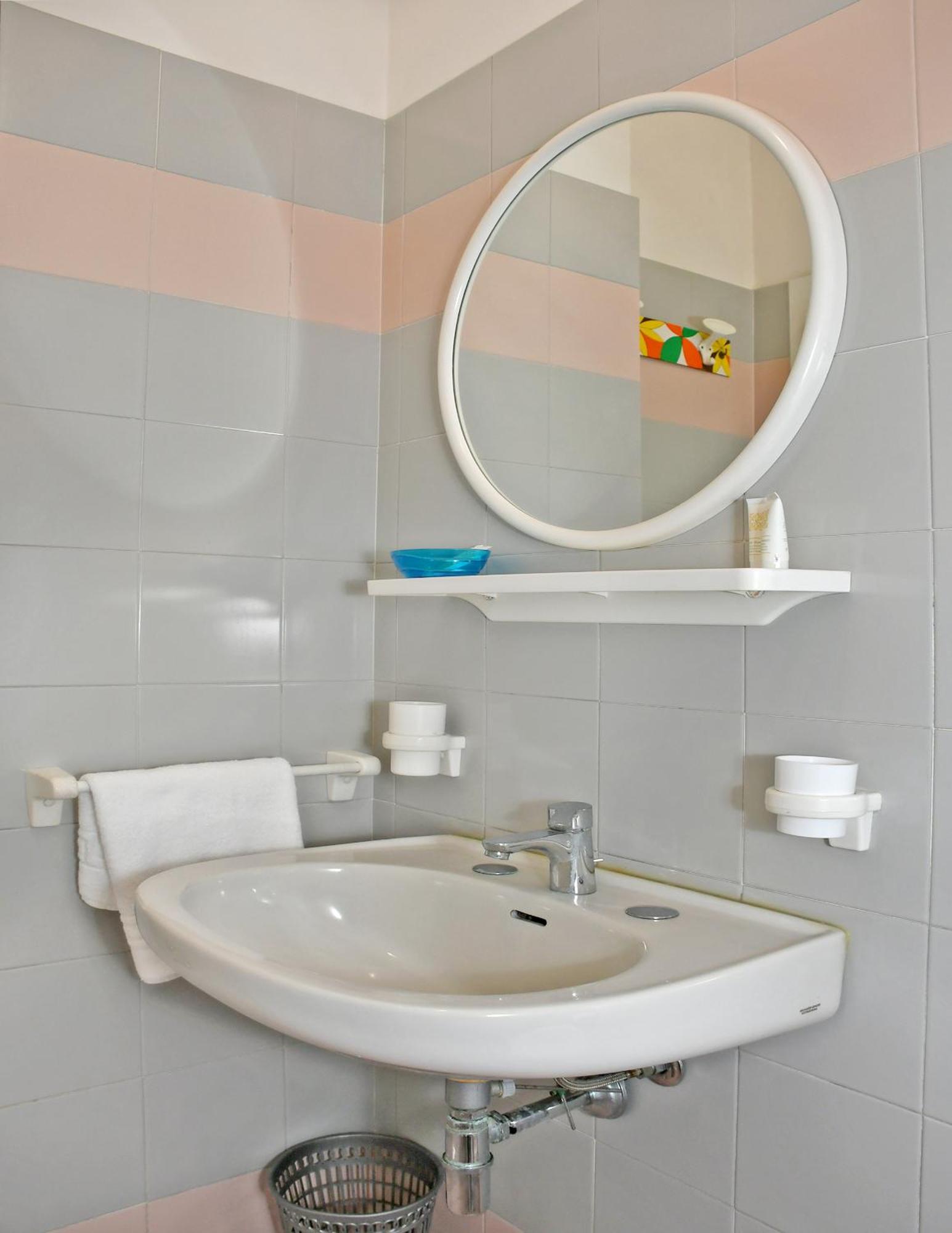 Hotel Exclusive In Pieno Centro - Nuova Gestione 2025 Riccione Kültér fotó