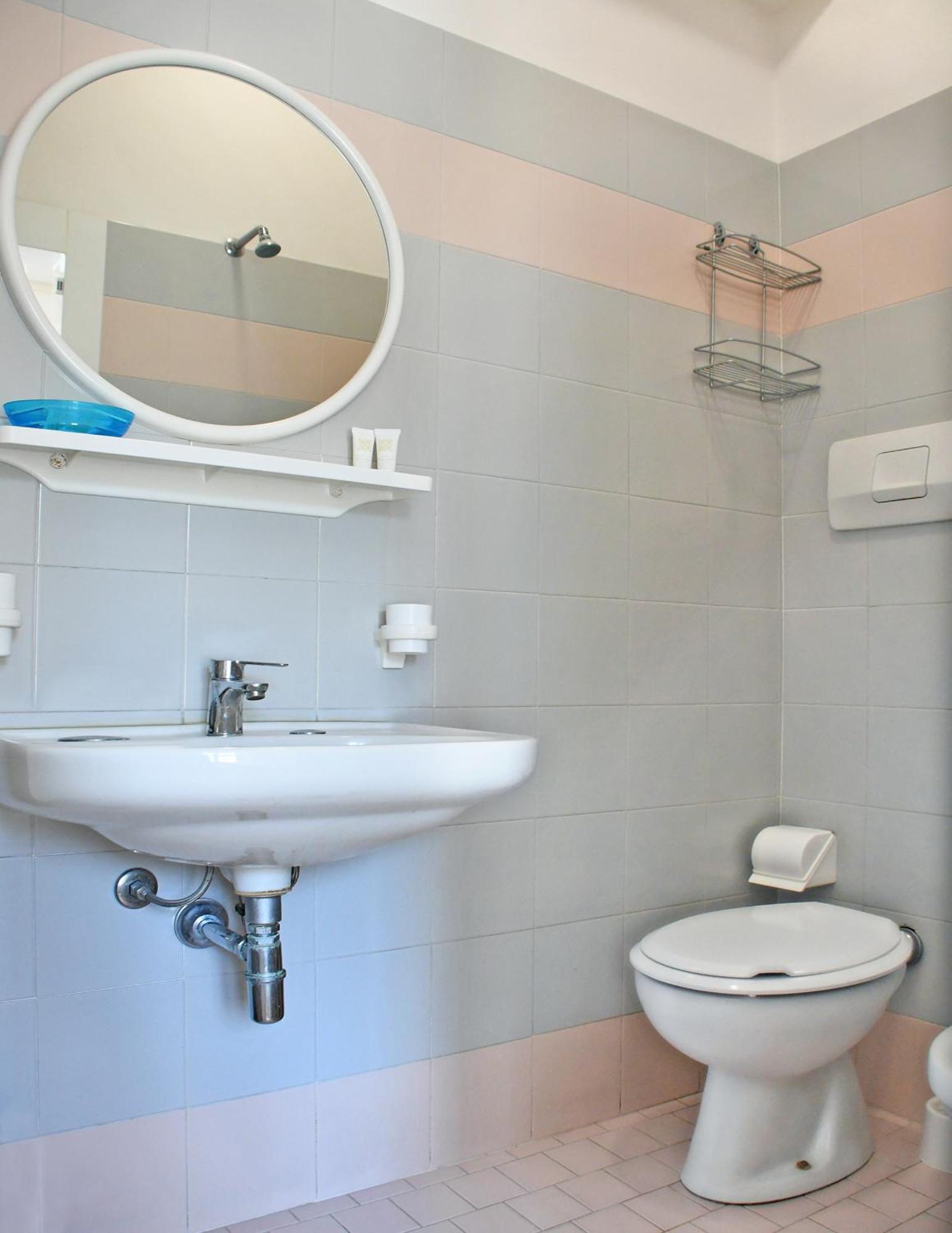 Hotel Exclusive In Pieno Centro - Nuova Gestione 2025 Riccione Kültér fotó