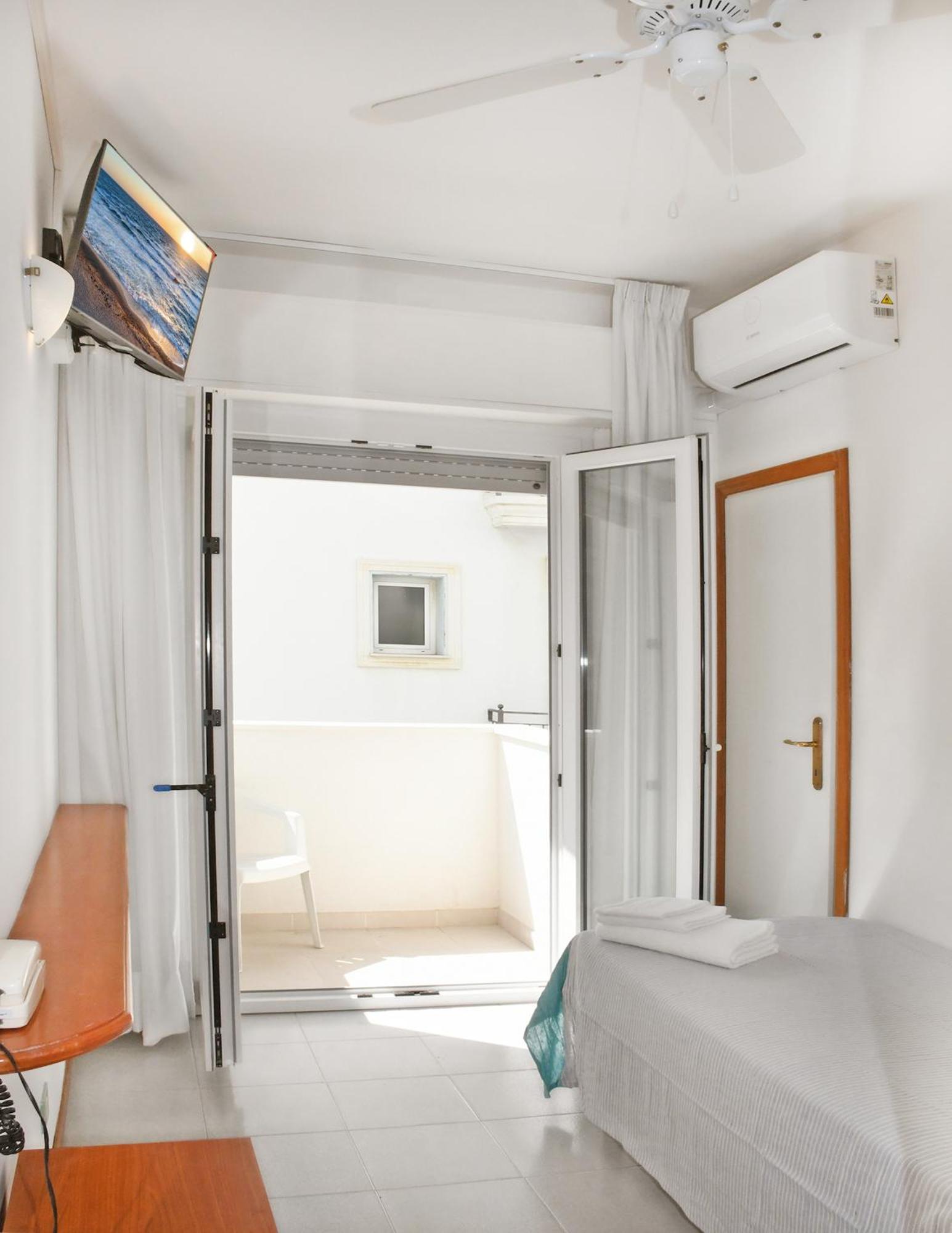 Hotel Exclusive In Pieno Centro - Nuova Gestione 2025 Riccione Kültér fotó